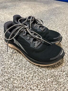 Altra Women's Black and Tan Athletic Running Sneakers Rivera 2